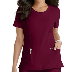 Cherokee Infinity scrub top in wine